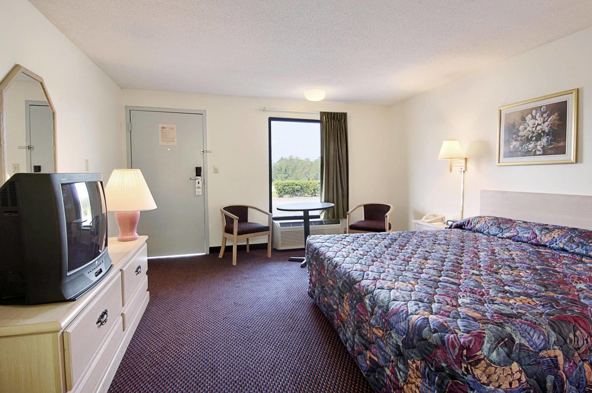 Howard Johnson By Wyndham Valdosta Bilik gambar